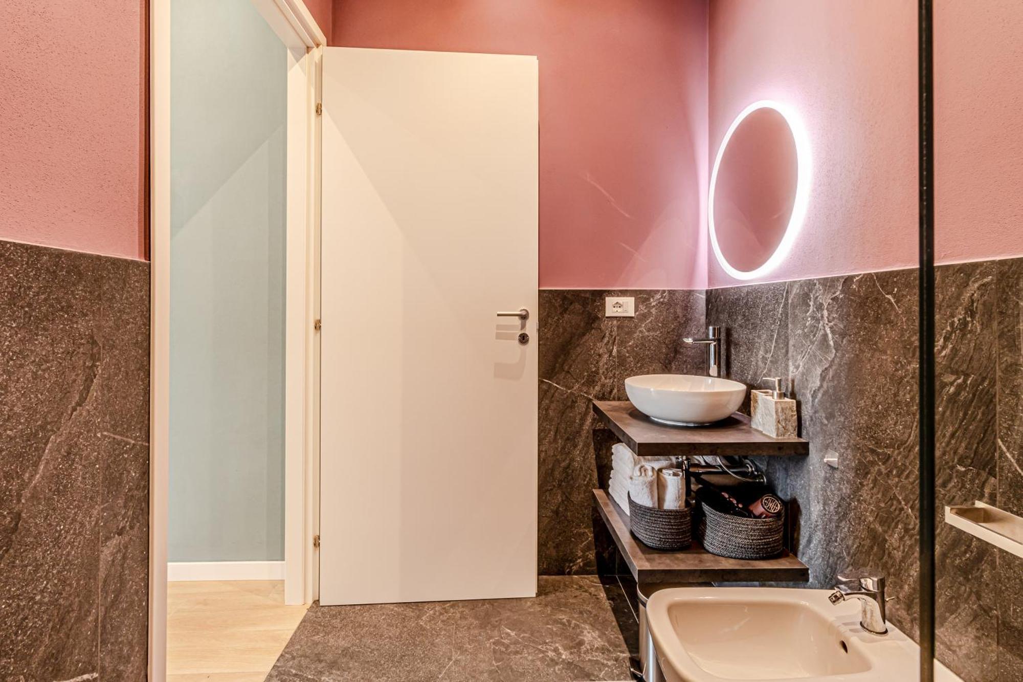 Moonlight Stylish Central, Hospital & Station Livorno Ngoại thất bức ảnh