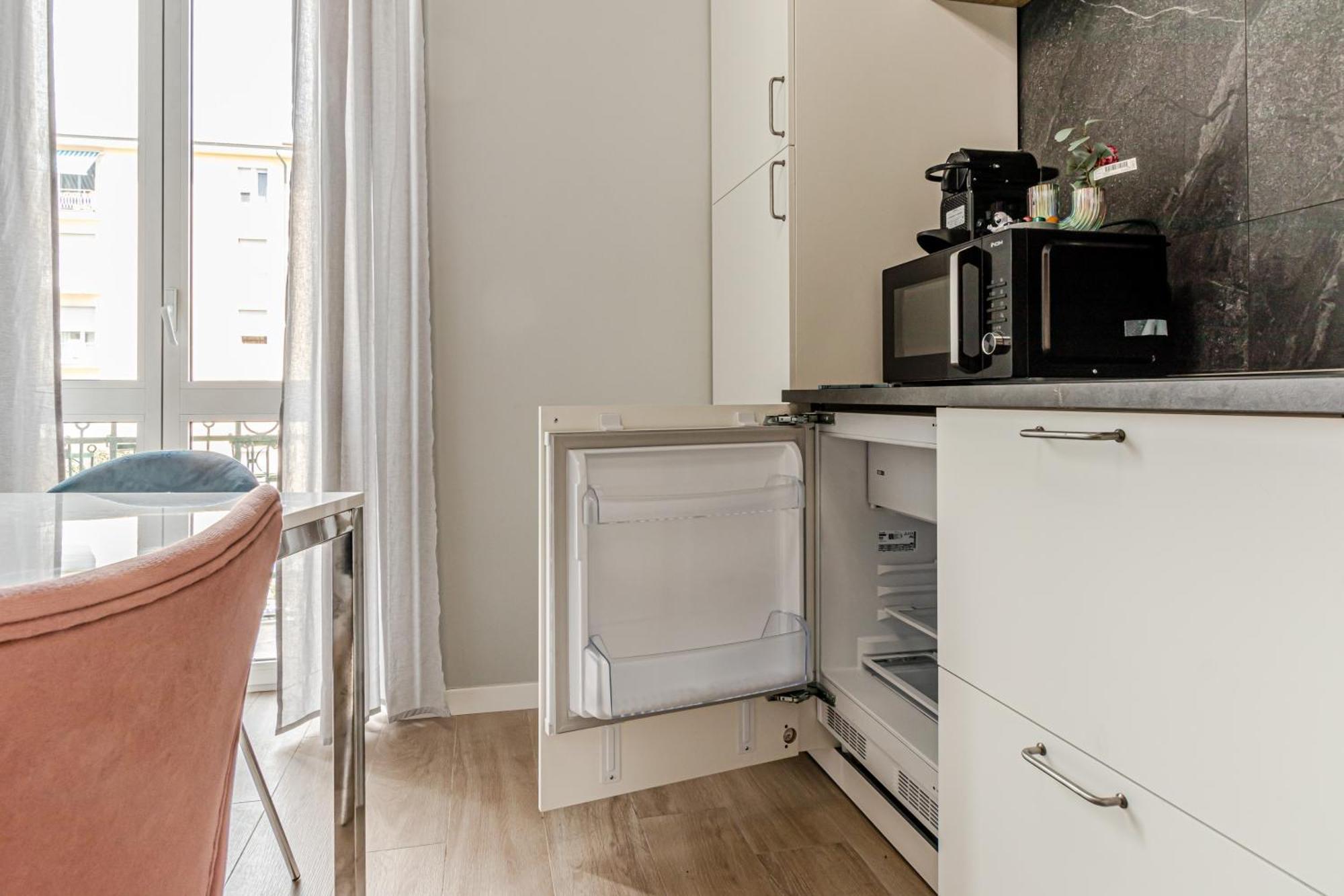 Moonlight Stylish Central, Hospital & Station Livorno Ngoại thất bức ảnh