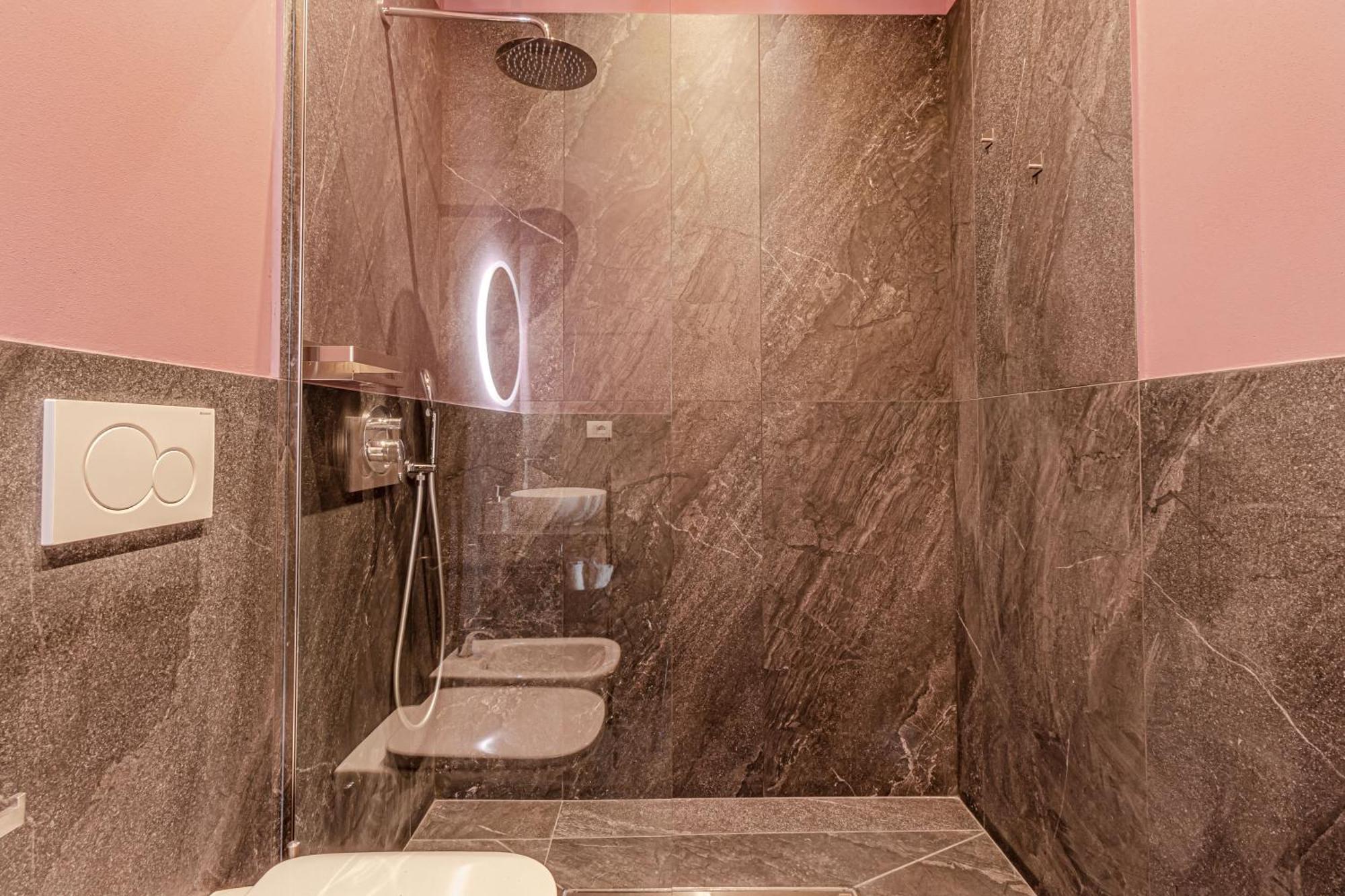 Moonlight Stylish Central, Hospital & Station Livorno Ngoại thất bức ảnh